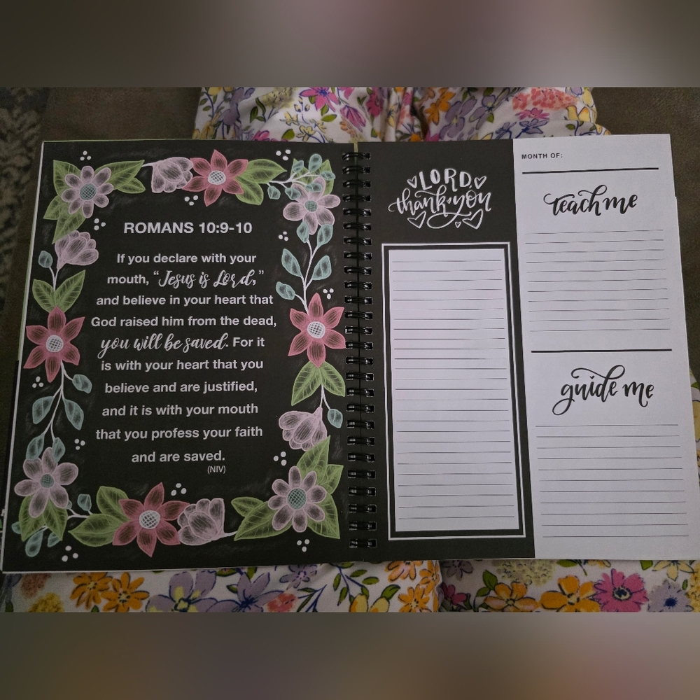 Prayer Journal For Women 2026 Planner - Picture 7 of 16
